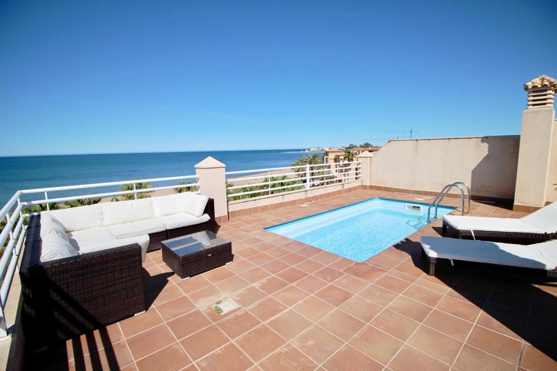 Atico Con Piscina Privada En Primera Linea Apartment Дения Екстериор снимка