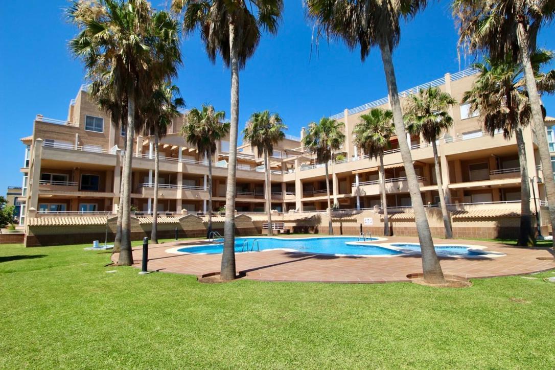 Atico Con Piscina Privada En Primera Linea Apartment Дения Екстериор снимка