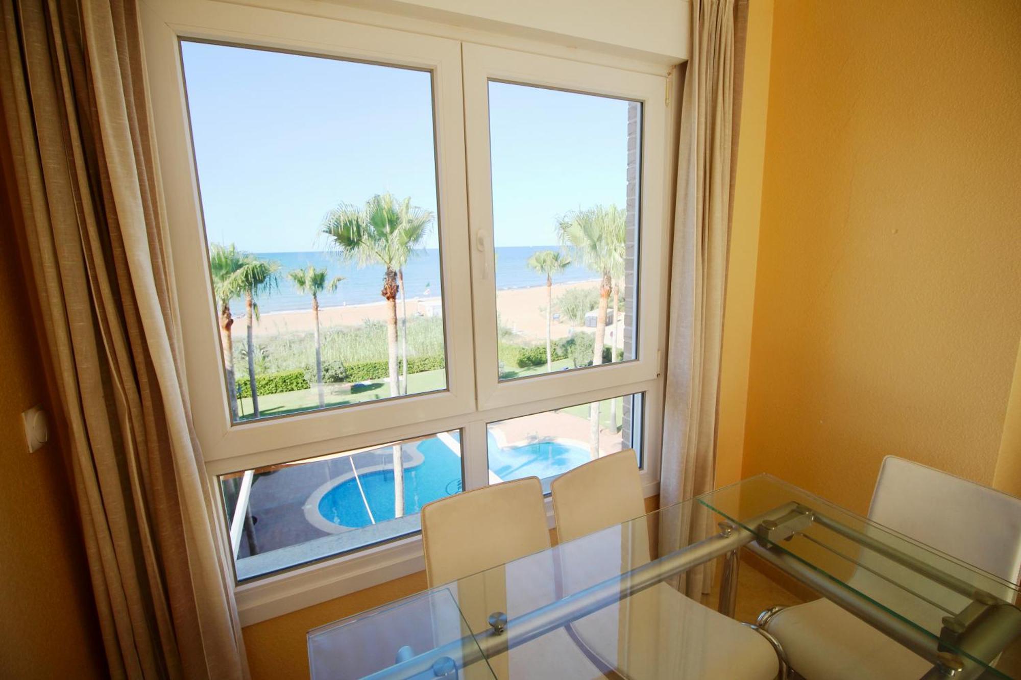 Atico Con Piscina Privada En Primera Linea Apartment Дения Стая снимка