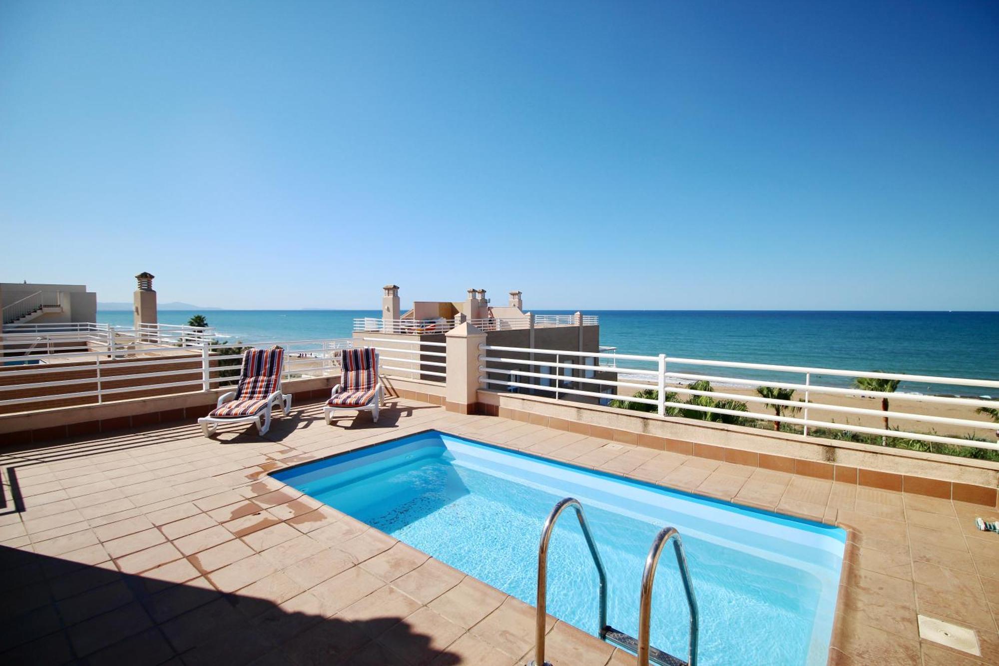 Atico Con Piscina Privada En Primera Linea Apartment Дения Стая снимка