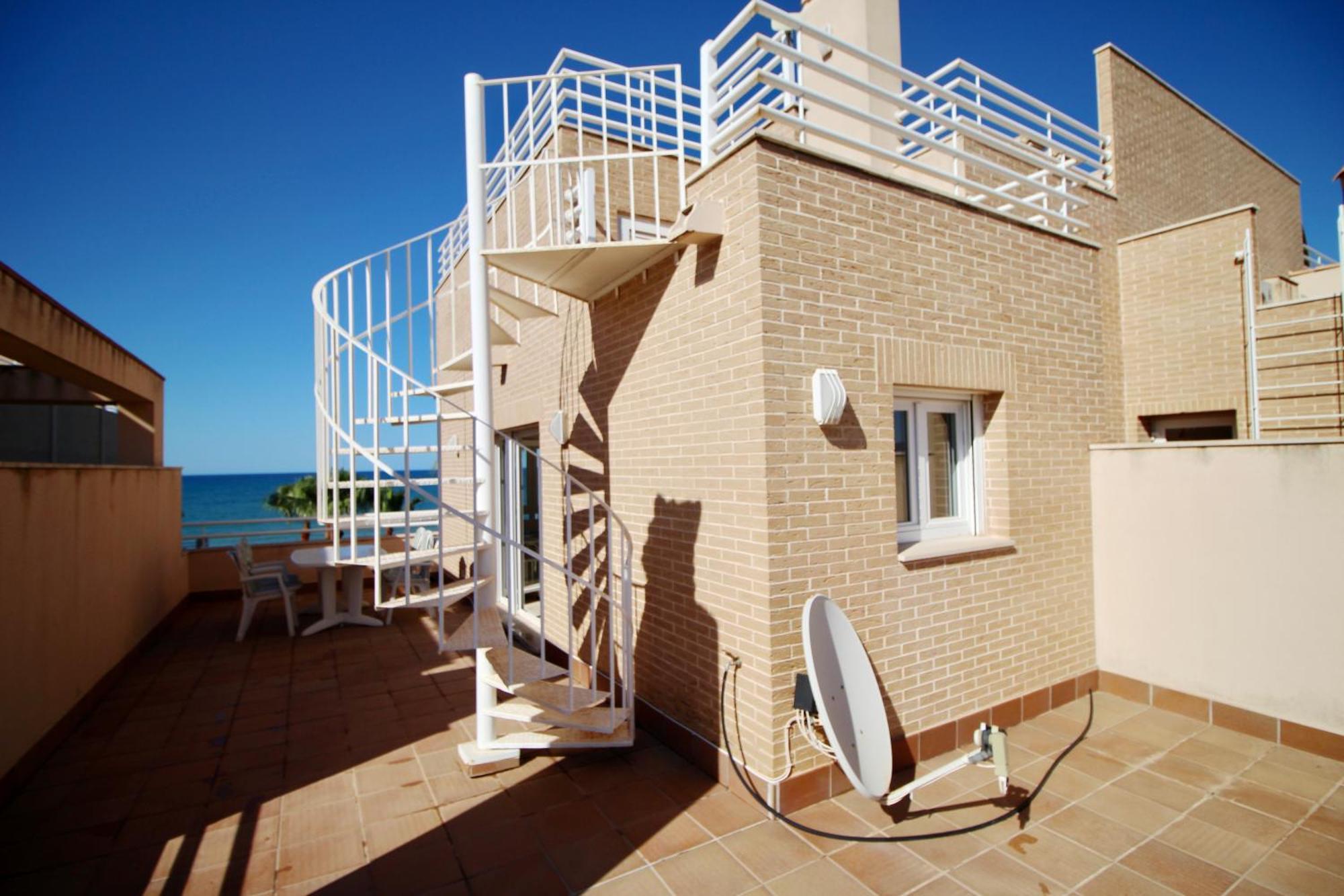 Atico Con Piscina Privada En Primera Linea Apartment Дения Стая снимка